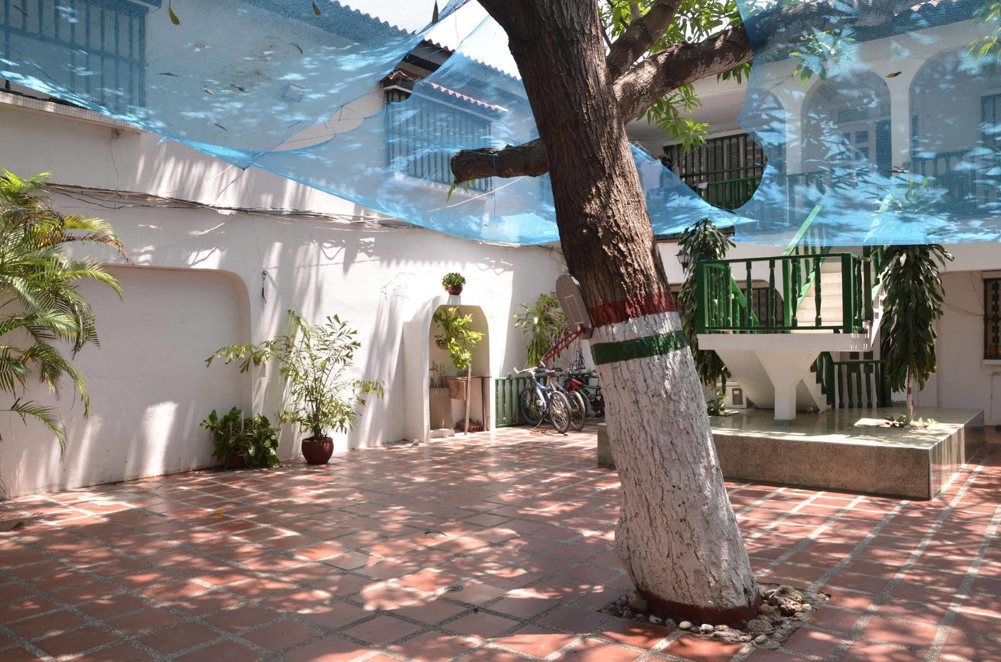 Hotel Vargas Airport Cartagena Exterior foto